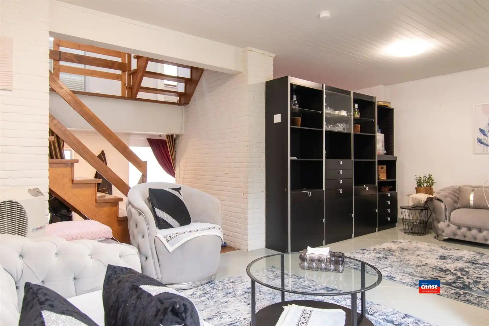 HOB met vier slaapkamers, tuin en garage foto 3