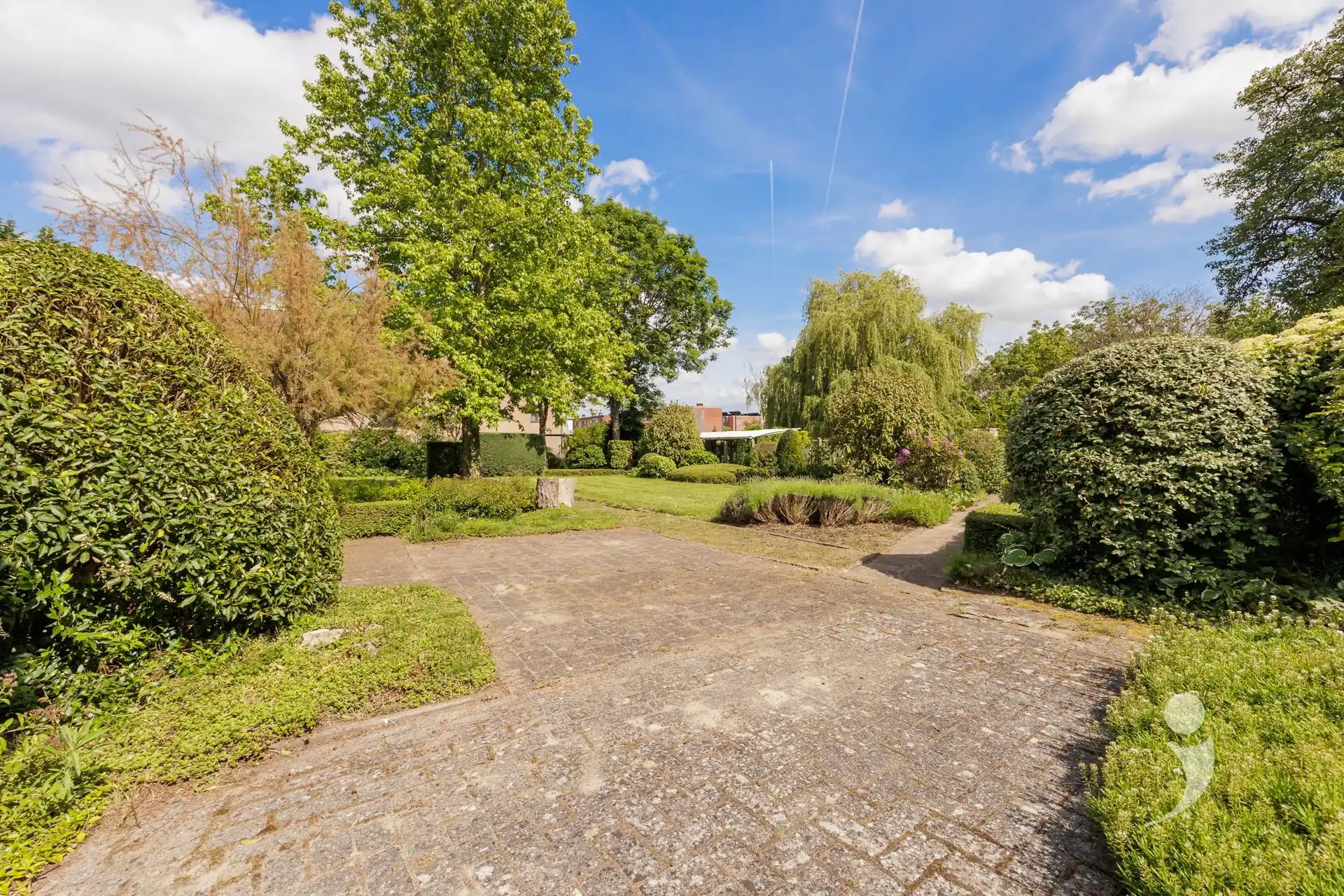 Ruime stadswoning met uitzonderlijke tuin van + 13 are foto 38