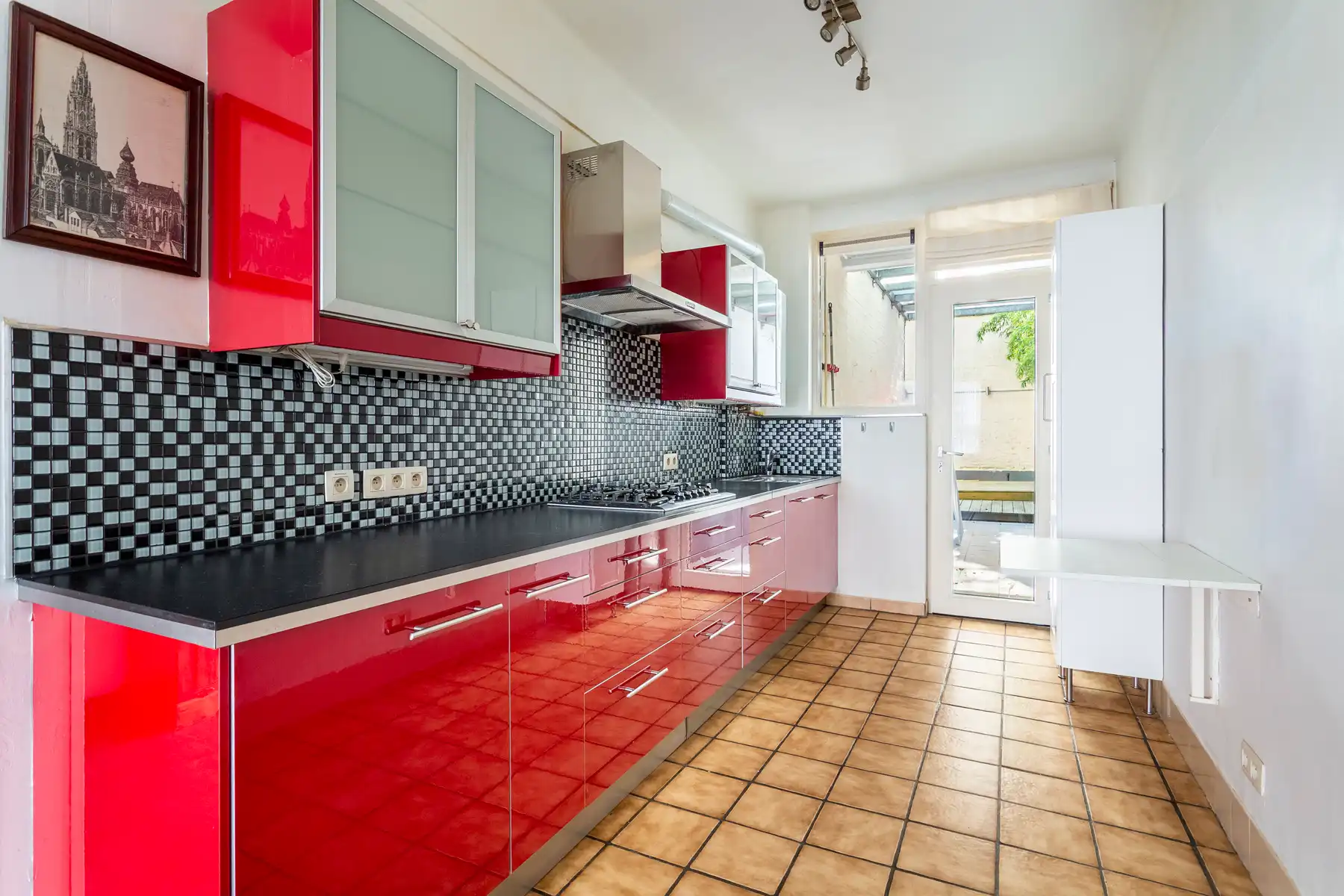 Te renoveren appartement met ruim terras, hartje ’t Zuid foto 6