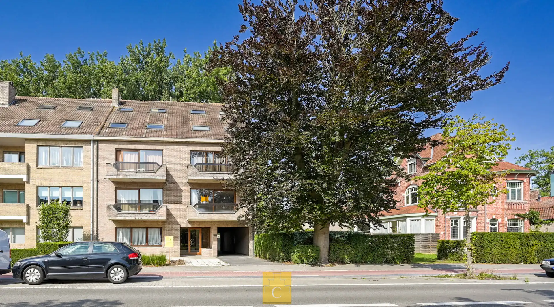 appartementsgebouw met 8 wooneenheden en 4 garageboxen te koop – toplocatie langs het historische kanaal Gent-Brugge foto 3