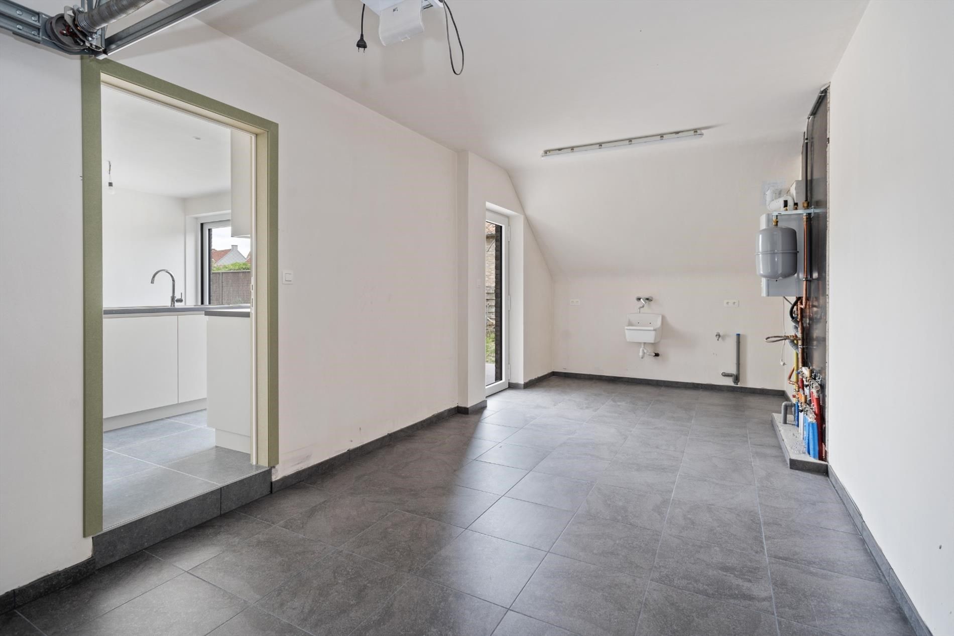 Rustig gelegen nieuwbouwwoning in centrum Houthulst  foto 7