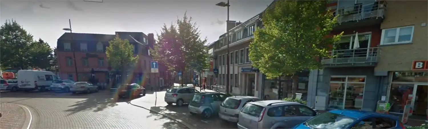 RUIM COMMERCIEEL GELIJKVLOERS/KANTOOR BERINGEN foto 5