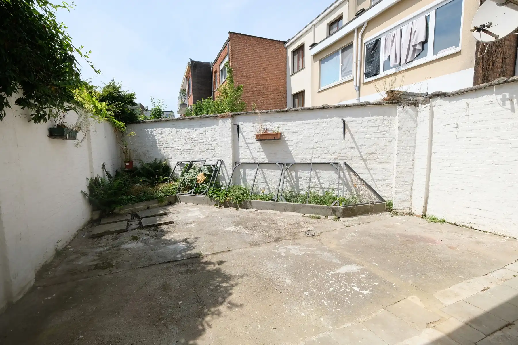Ruim appartement in rustige wijk foto 4