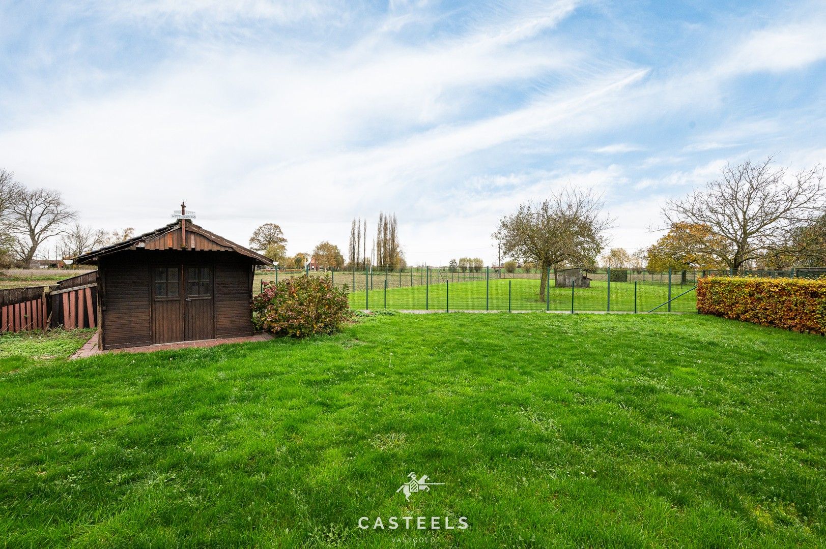 Ruime gerenoveerde villa met grote tuin te Staden te koop foto 27