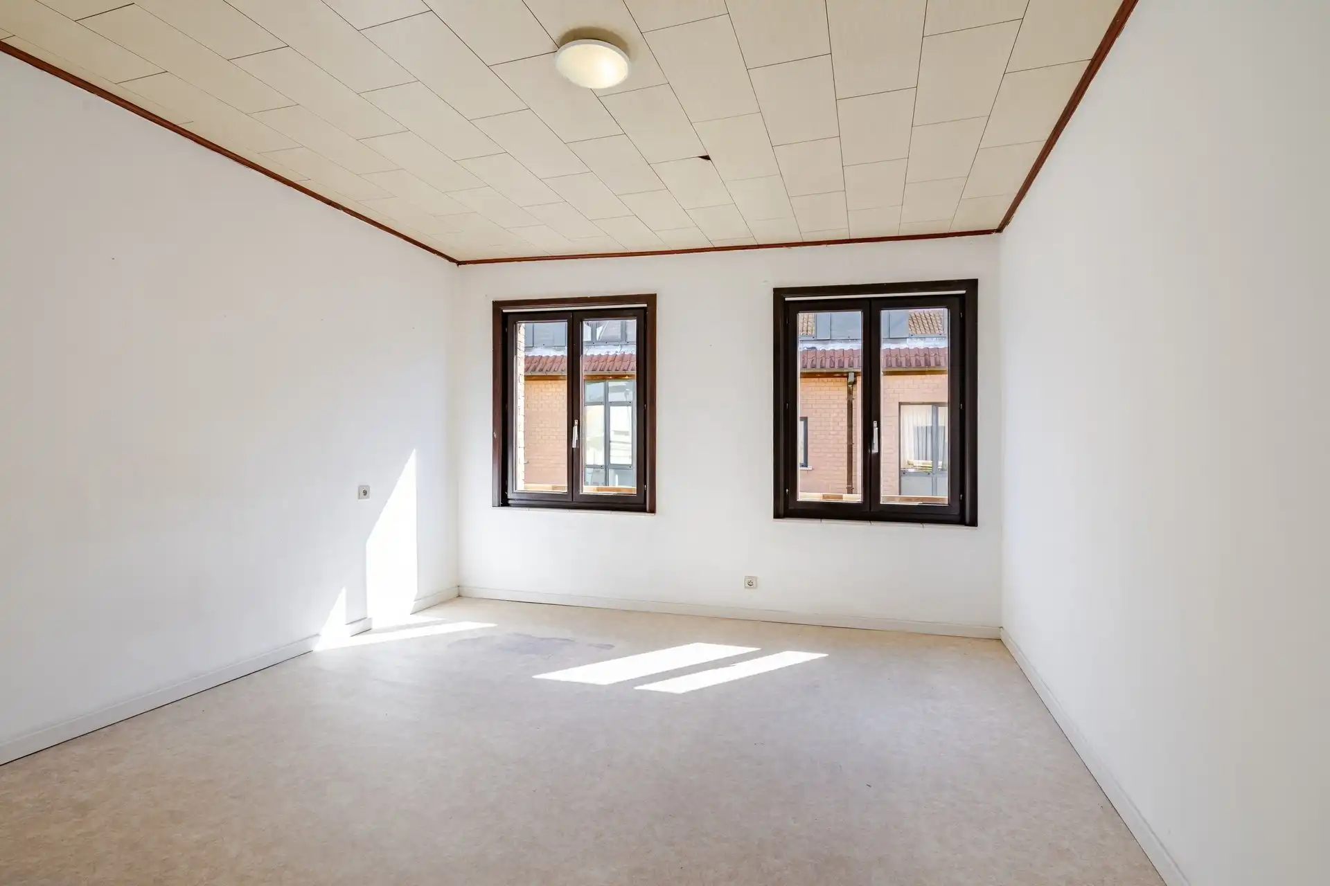3-slaapkamerwoning met loods in het centrum van Wetteren foto 9