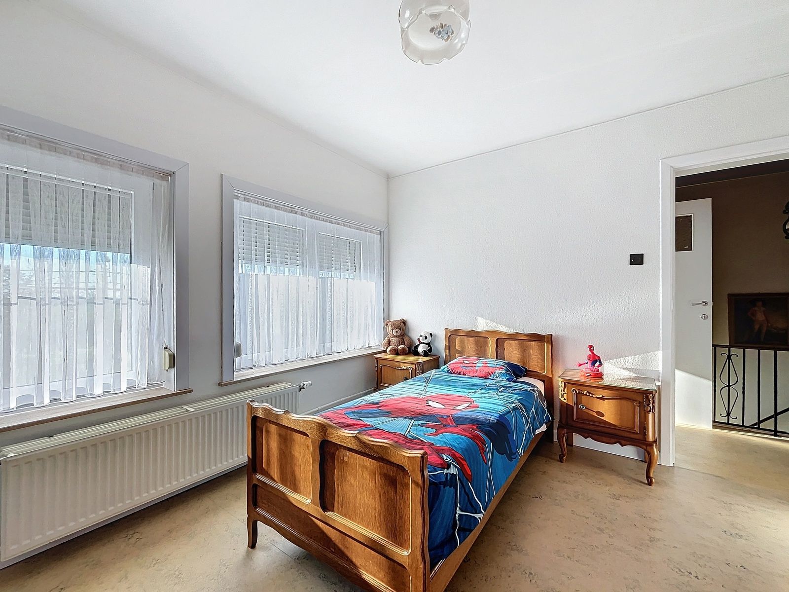 Ruime vrijstaande woning met 3 slpks - bergruimtes en tuin foto 15