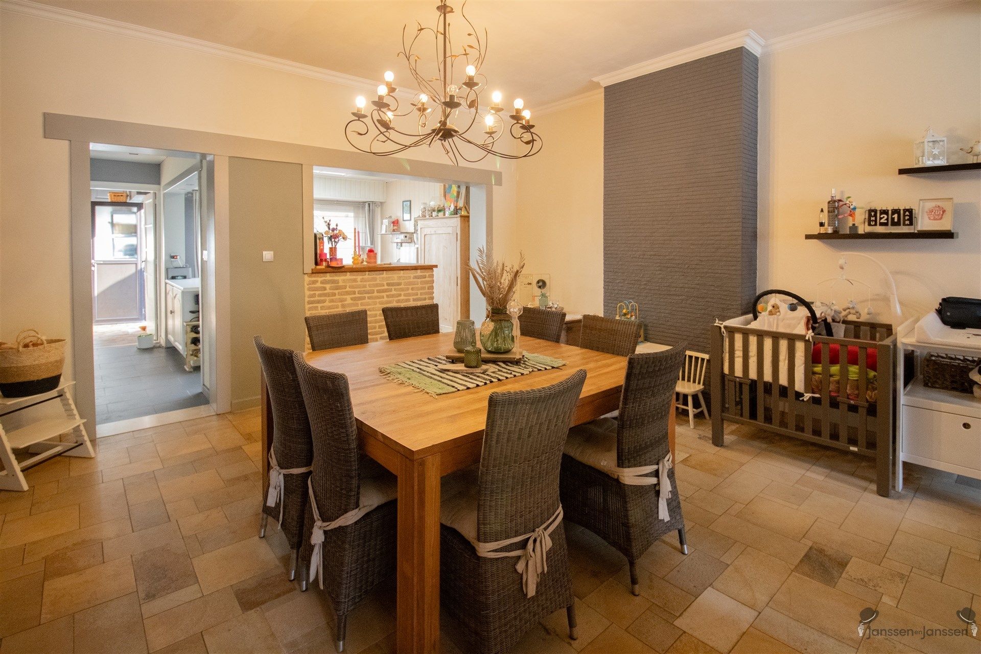 Op te frissen woning met 2 tot 3 slaapkamers op 203 m² foto 6
