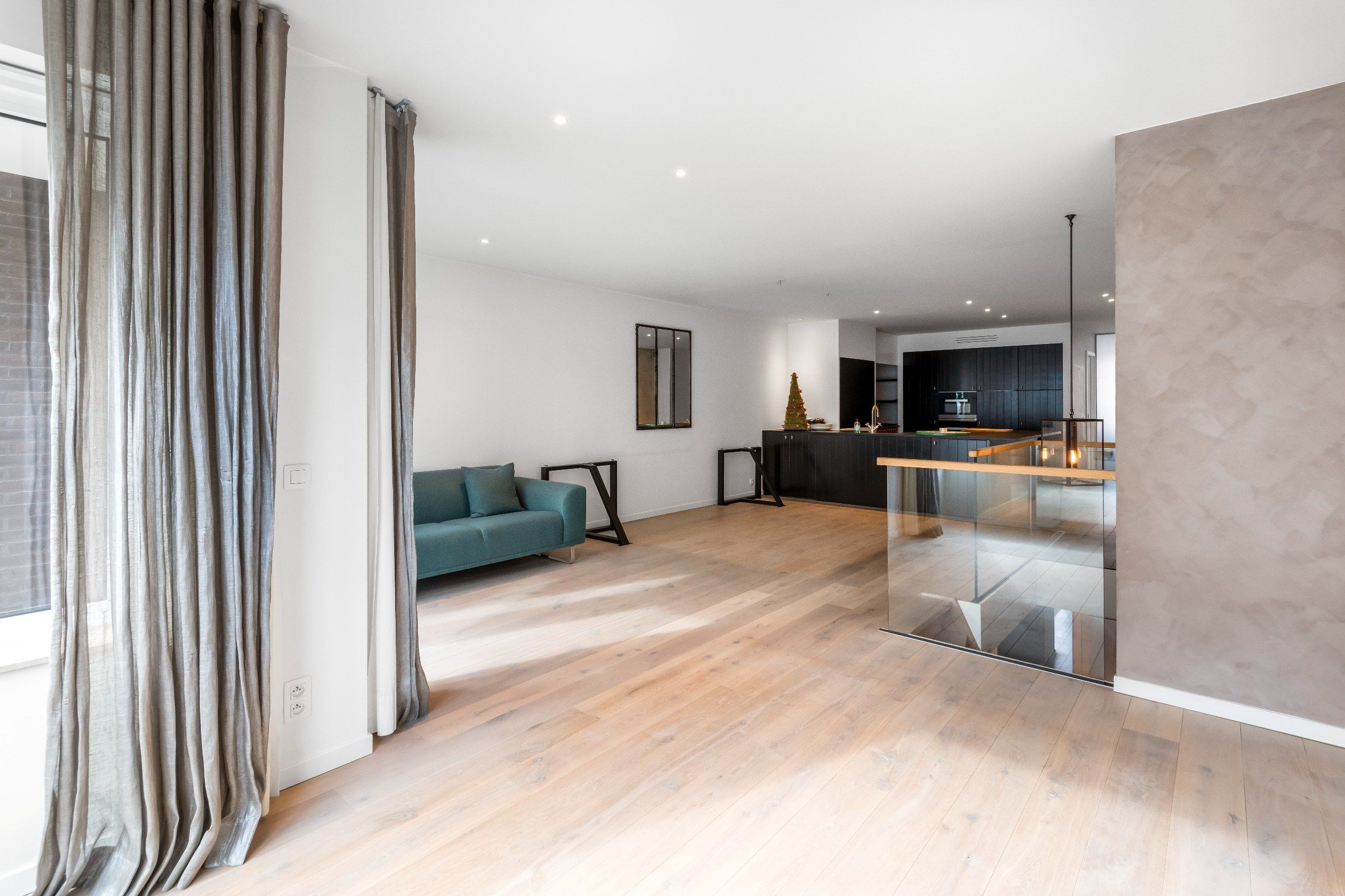 Ruim woonappartement gelegen op wandelafstand van de Zeedijk en het centrum van Knokke. Aankoop inpandige box mogelijk. foto 3