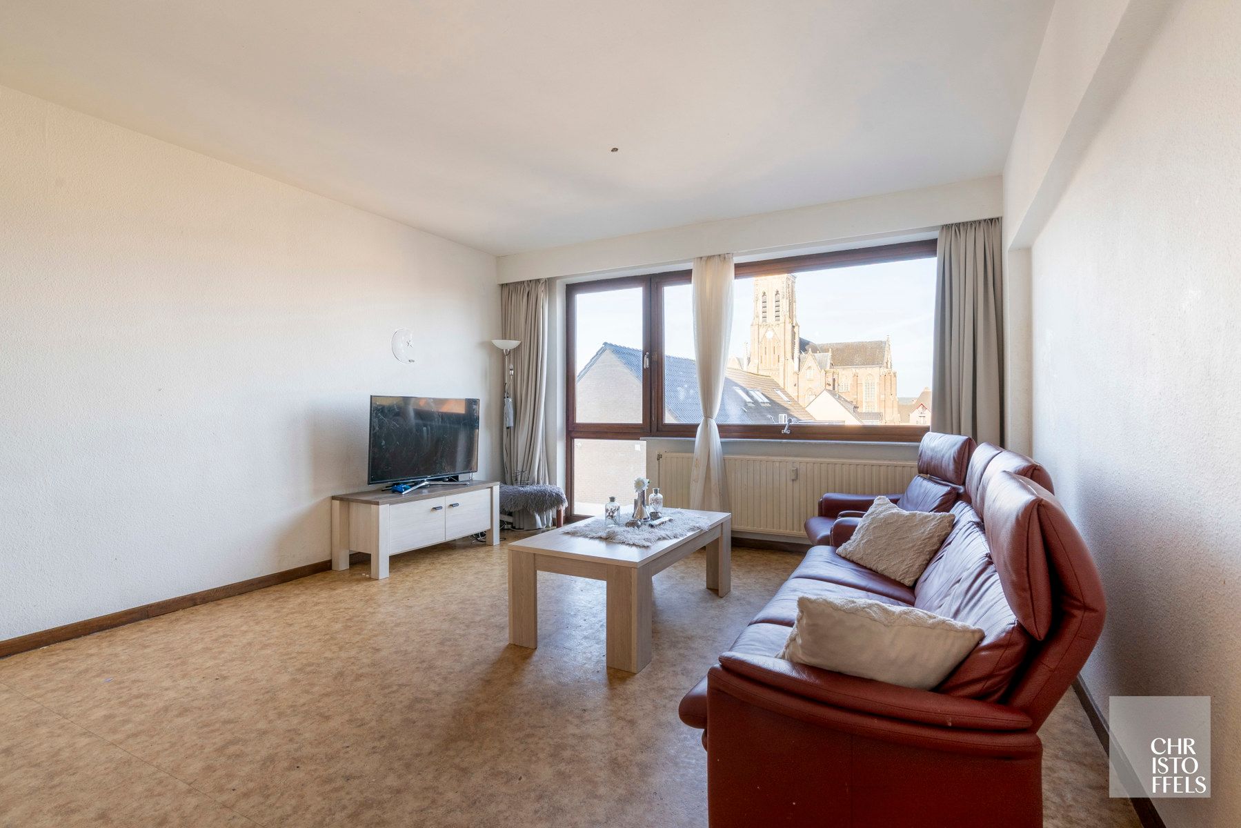 Verhuurd én op te frissen 3-slaapkamer appartement op toplocatie in Lanaken! foto 4