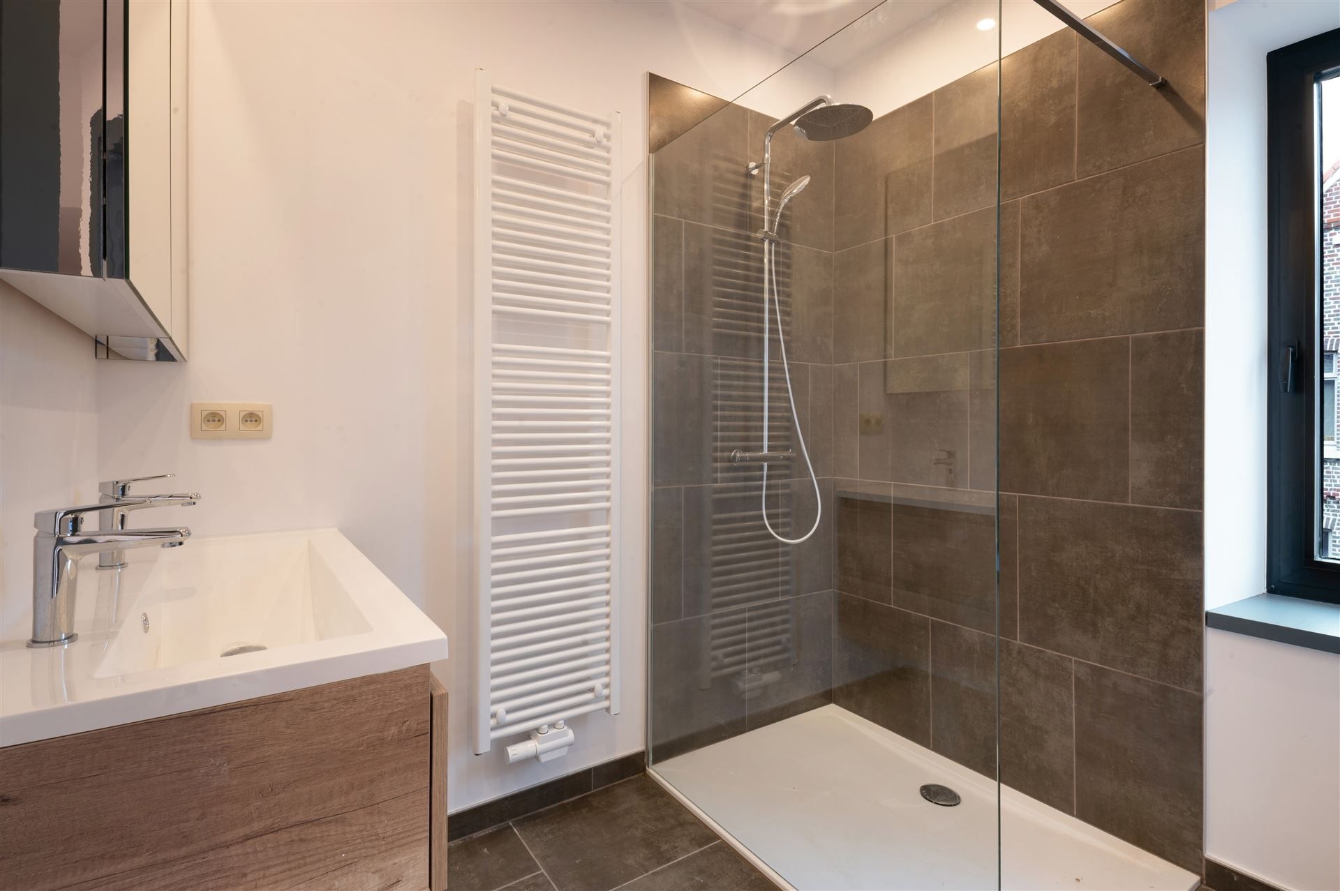 Recent gerenoveerde woning nabij het centrum van Oudenaarde! foto 12