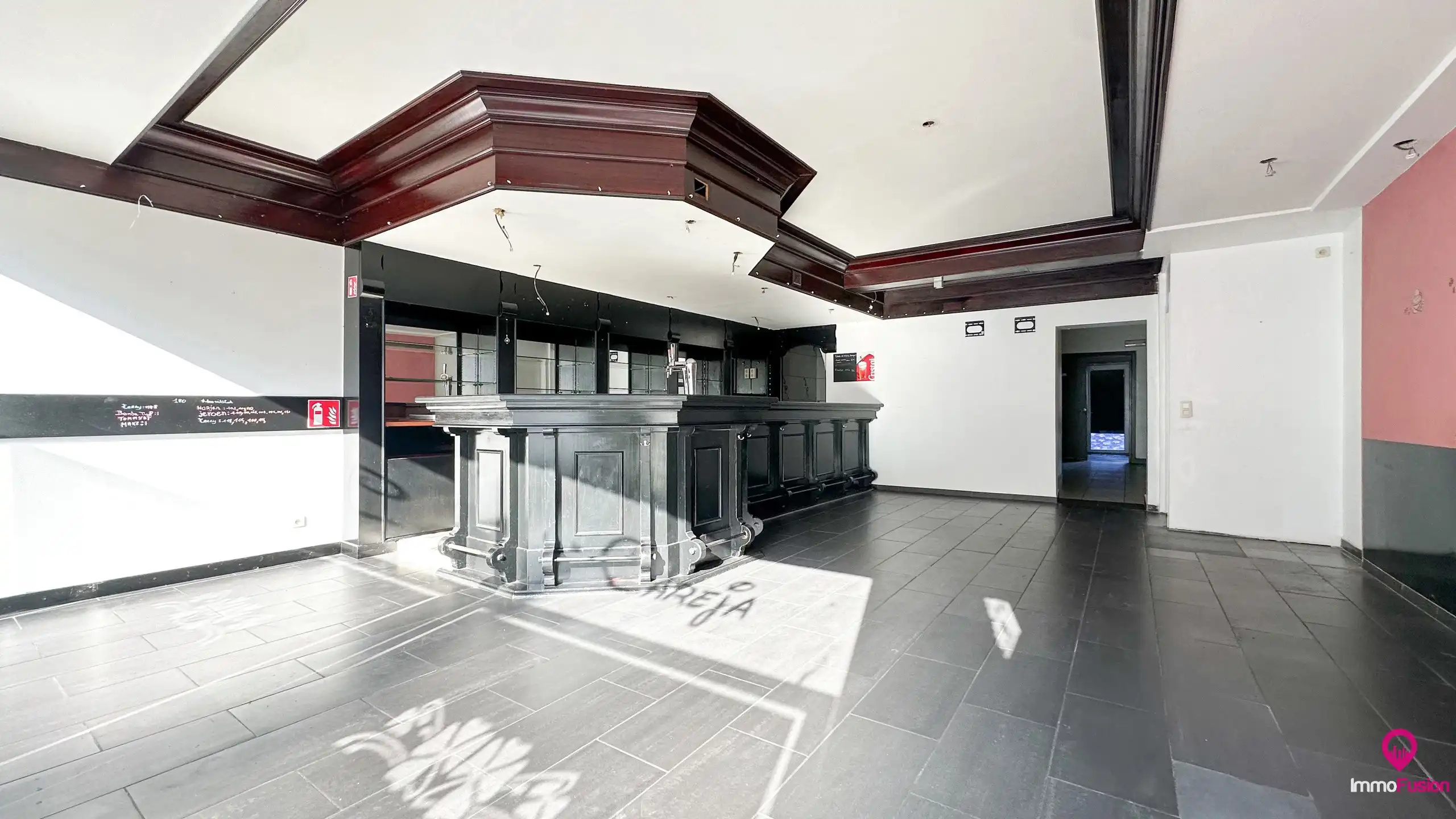 Ruim handelspand met garage in het centrum van Beringen! foto 3