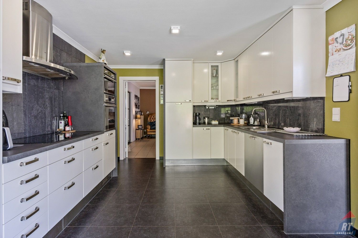 Instapklare open bebouwing met tuin op het zuidwesten en 4 slaapkamers foto 10