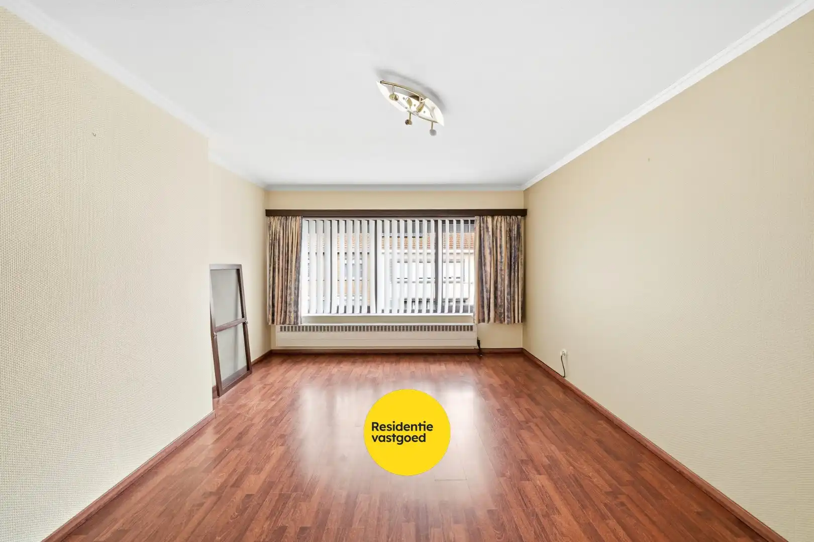 Ruime bel-etage met grote garage en 3 slaapkamers foto 16