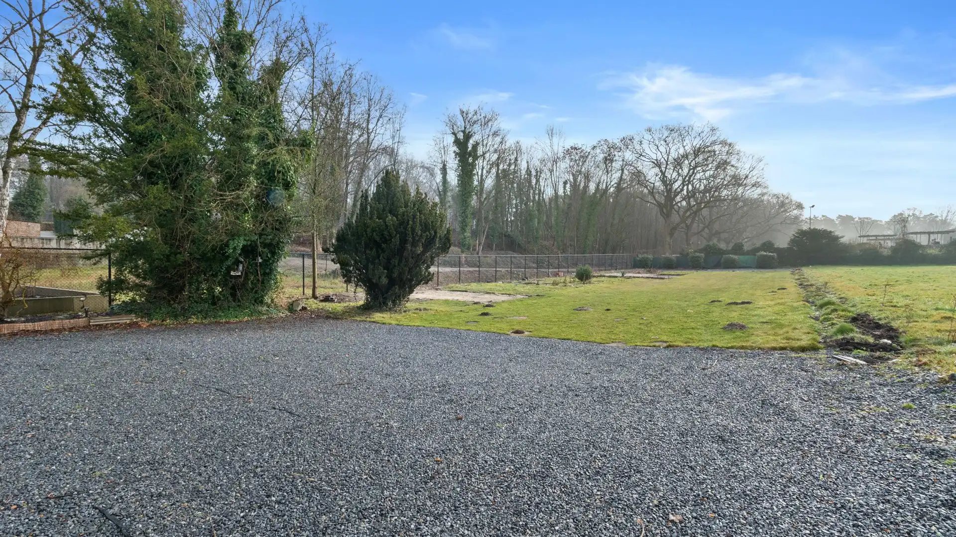 Vrijstaande woning op een perceel van 16a 25ca foto 3