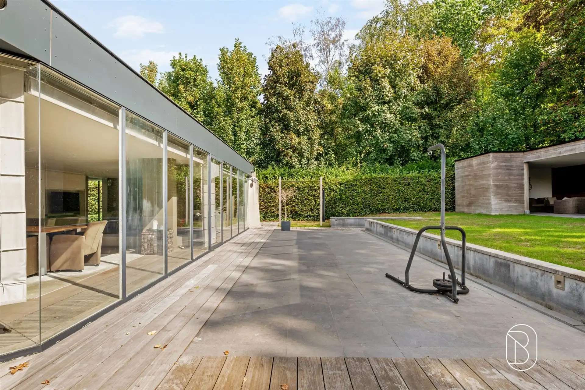 Grote architectenwoning met mooie tuin + bijgebouw foto 5