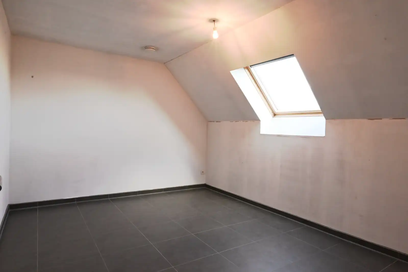 Ruim appartement te Ardooie! foto 8