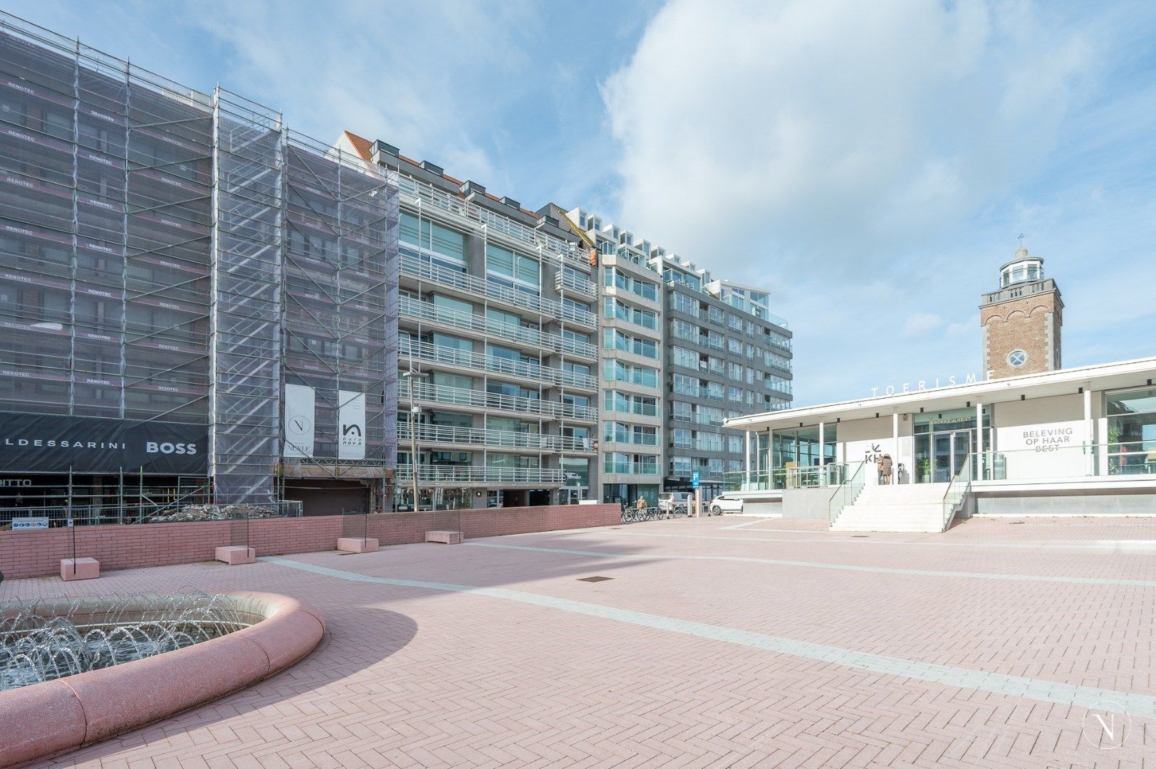 Luxe Duplex-Penthouse met Lateraal Zeezicht op het Lichttorenplein foto {{pictureIndex}}