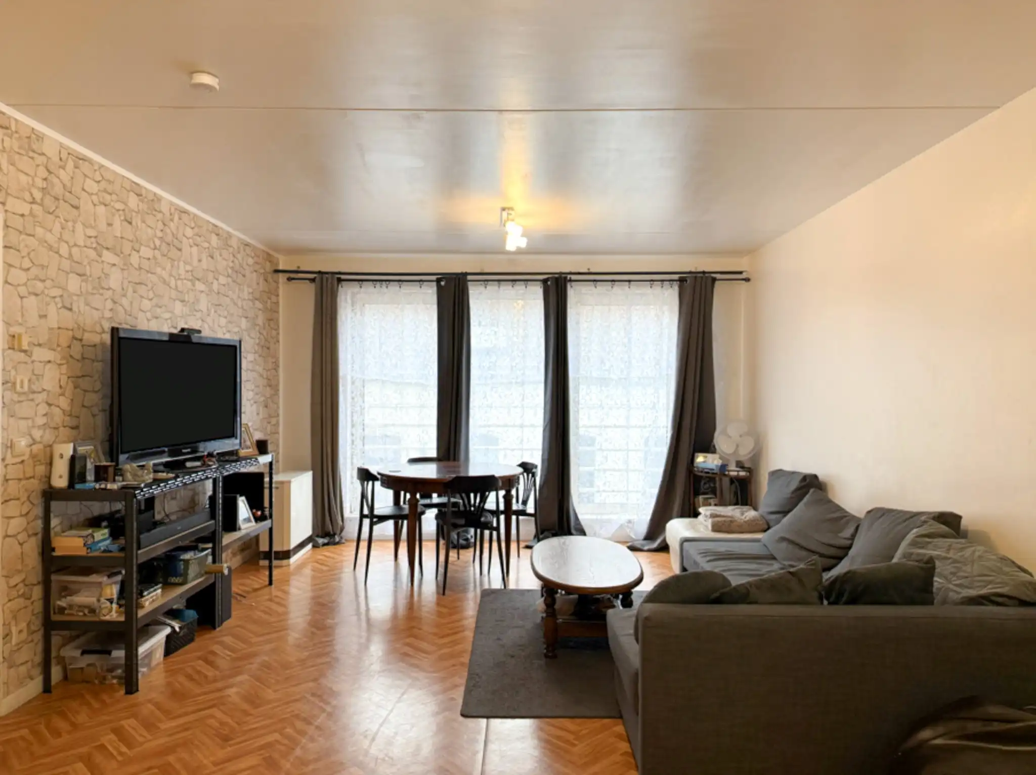 Appartement met twee slaapkamers, terras en autostaanplaats in het centrum van Beveren foto 4