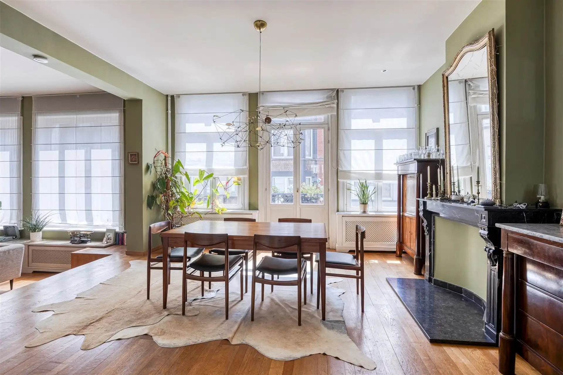 Dubbel herenhuis met 6 slpk, 2 terassen, dubbele garage en royale ruimte, perfect gelegen nabij Museum en Marnixplaats foto 12