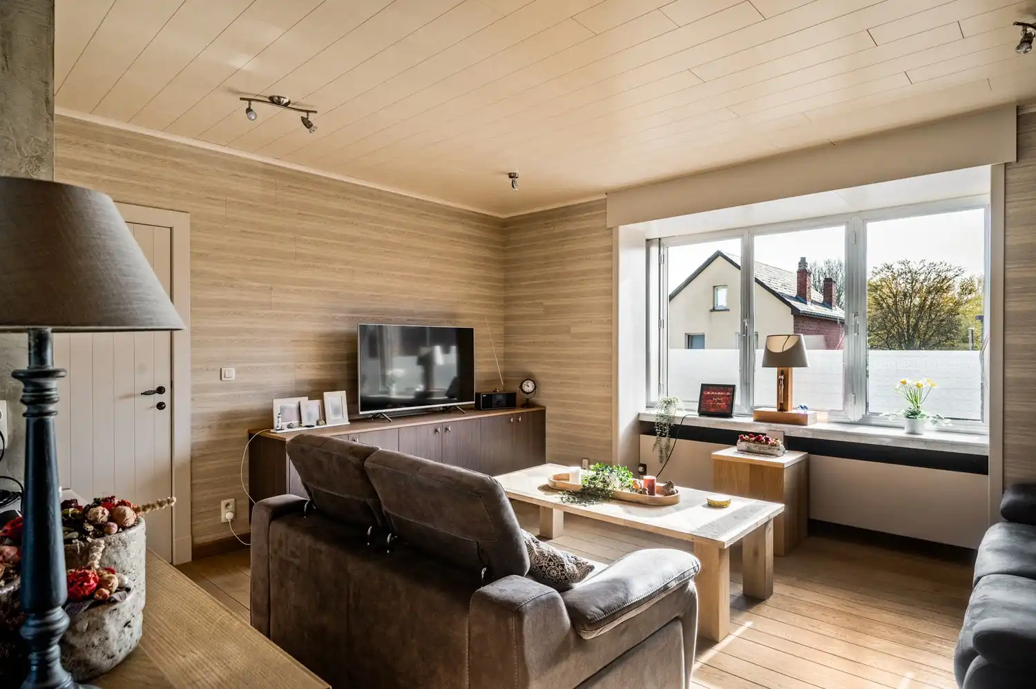 Woning met 2 slpkrs en bijgebouw met veel potentieel foto 7