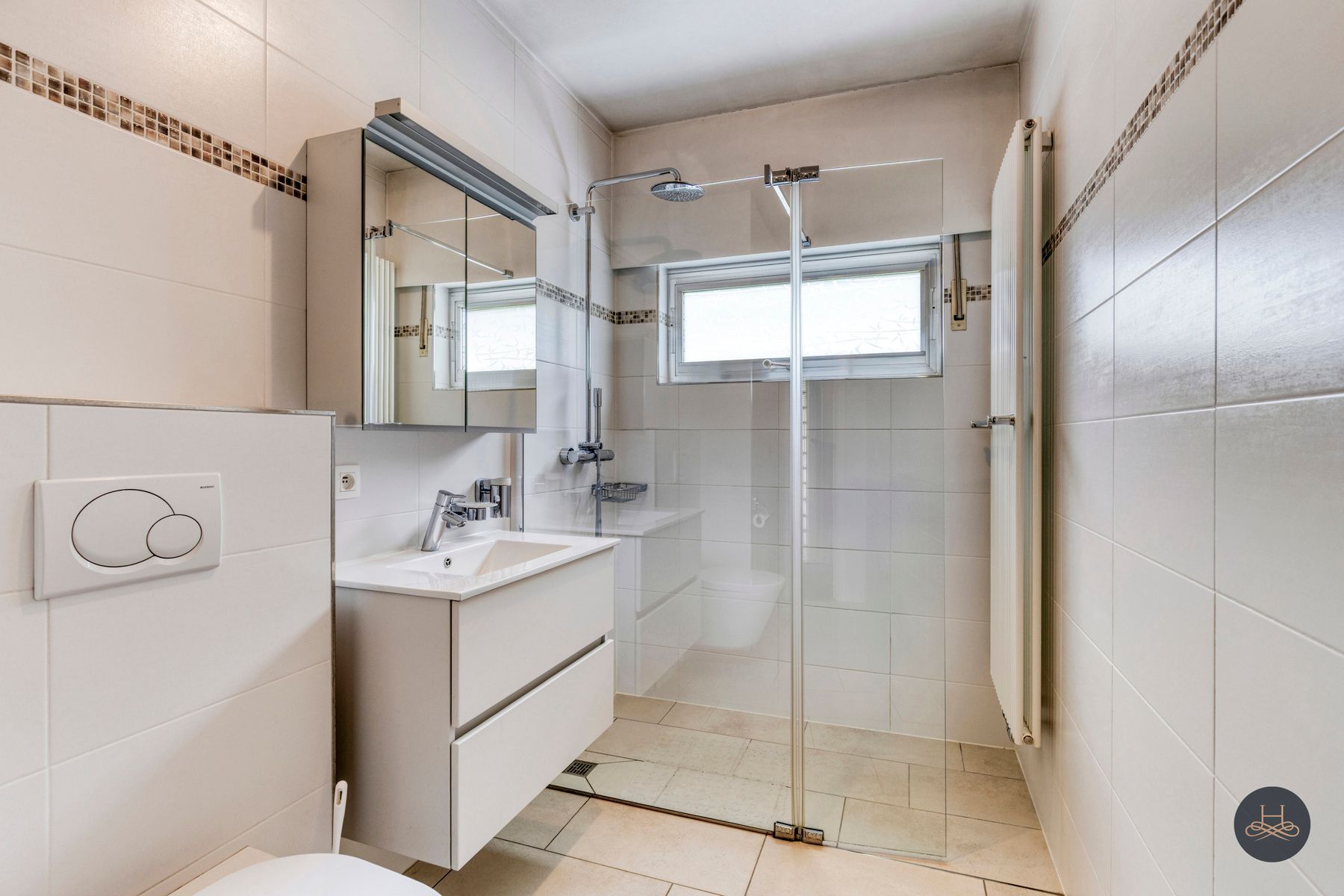 Verrassend ruime open woning met prachtige tuin foto 15