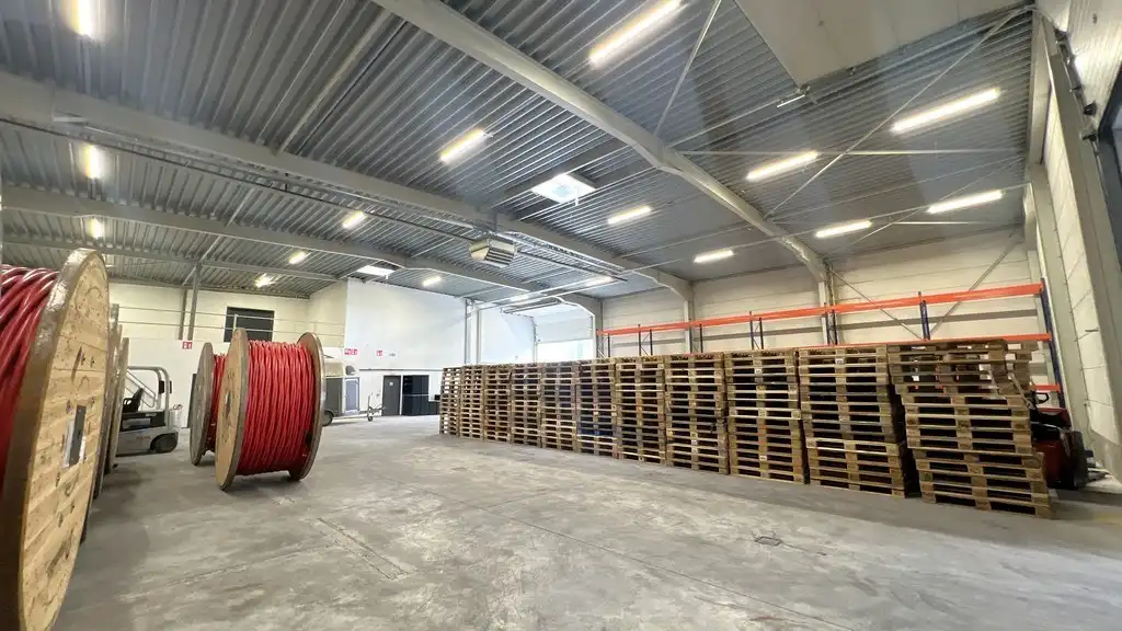 Functioneel bedrijfspand te huur in industriepark E17/4 te Lokeren foto 5