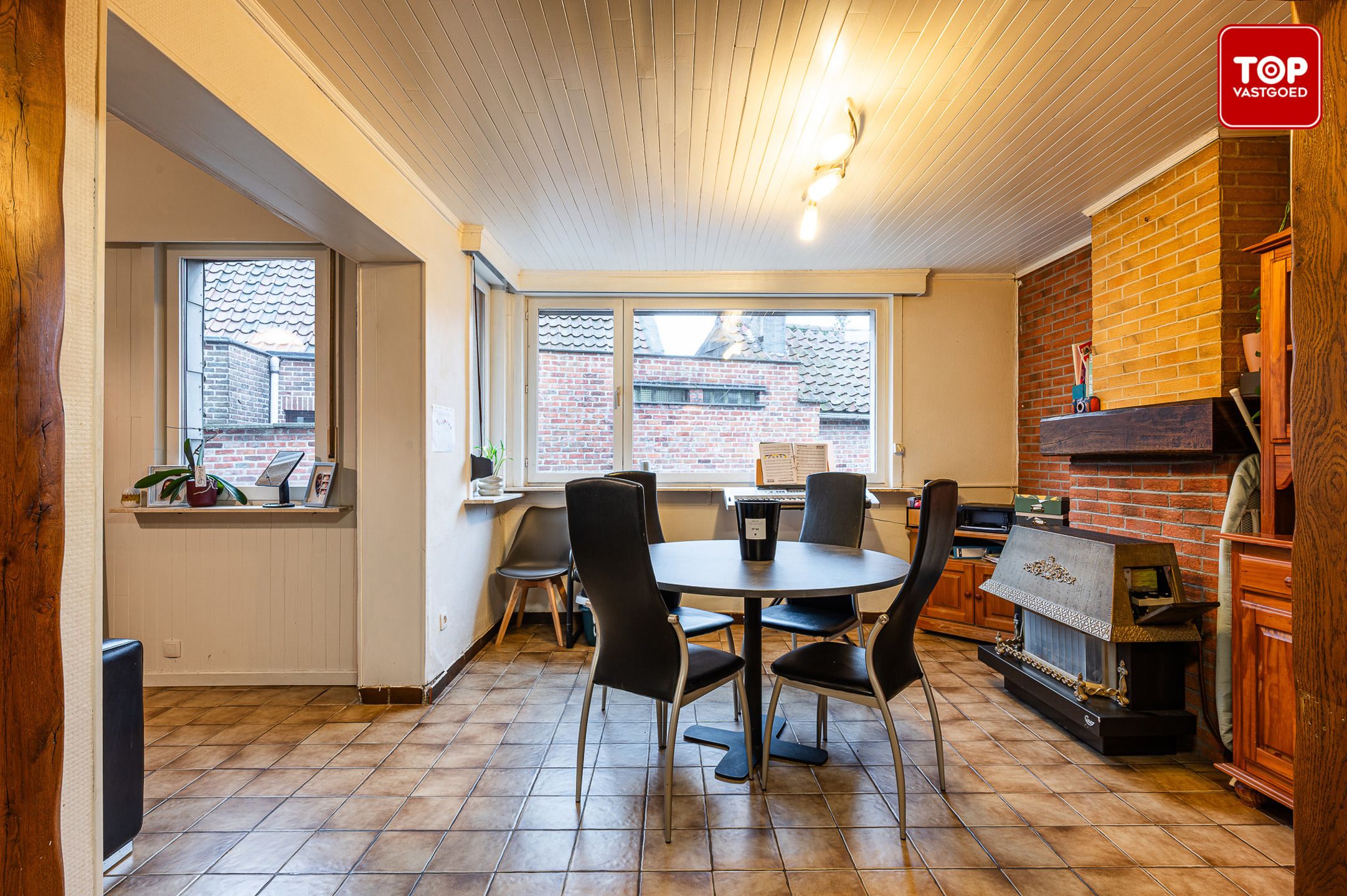 Halfopen bebouwing dichtbij centrum Waarschoot foto 9