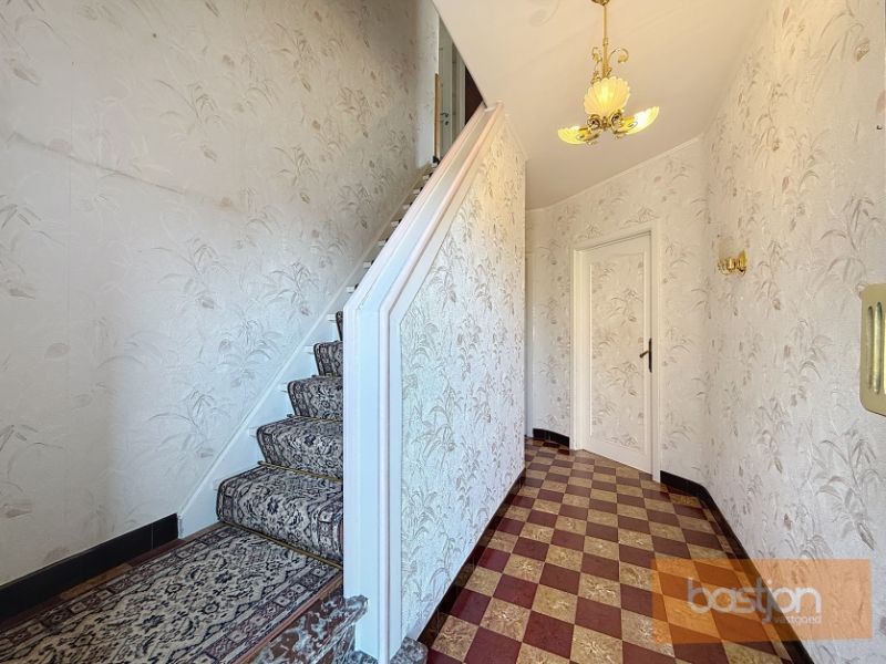 🏡 Te renoveren woning te koop in rustige buurt van Marke! foto 2