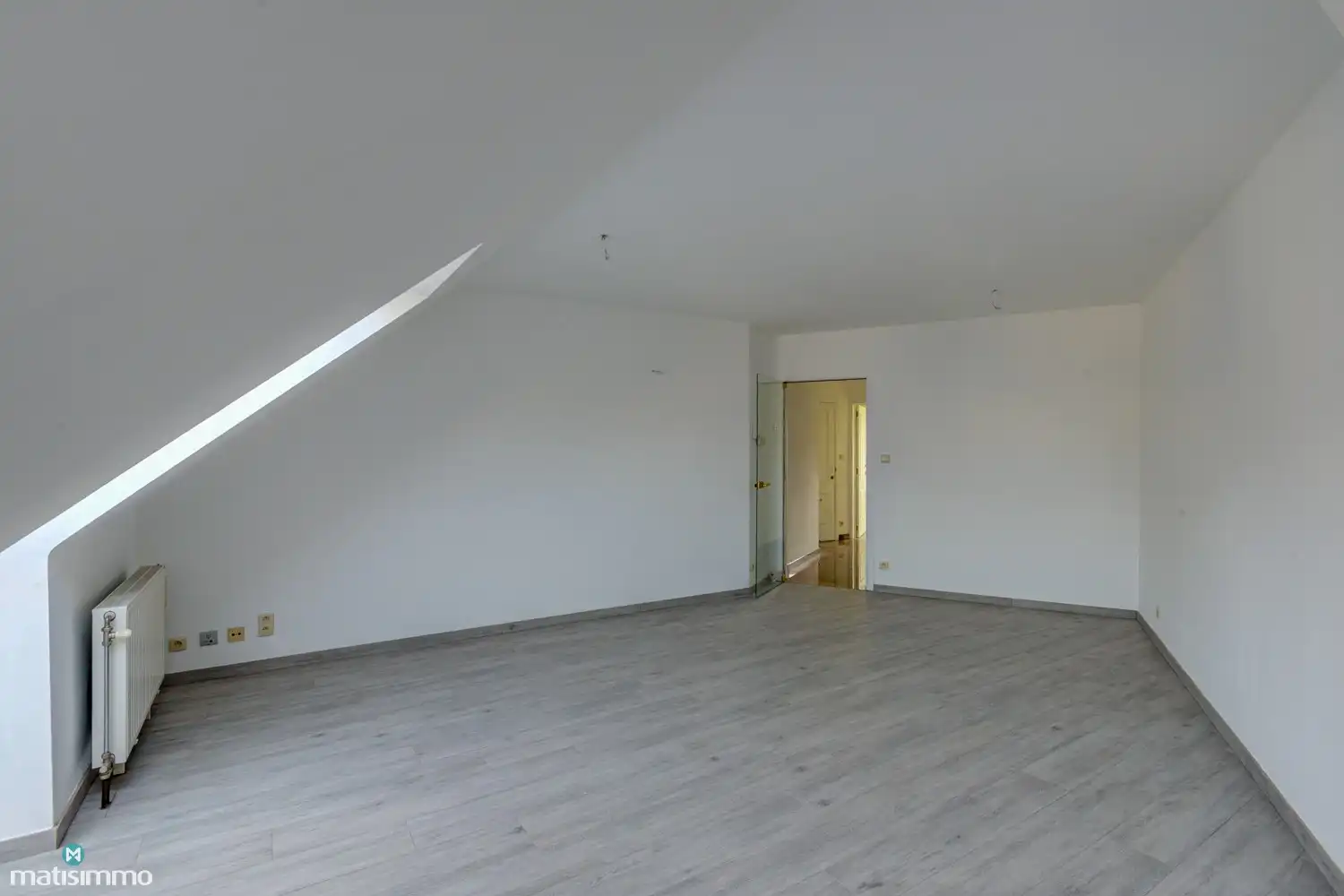 INSTAPKLAAR APPARTEMENT MET GARAGE AAN DE STADSRAND VAN TONGEREN foto 2