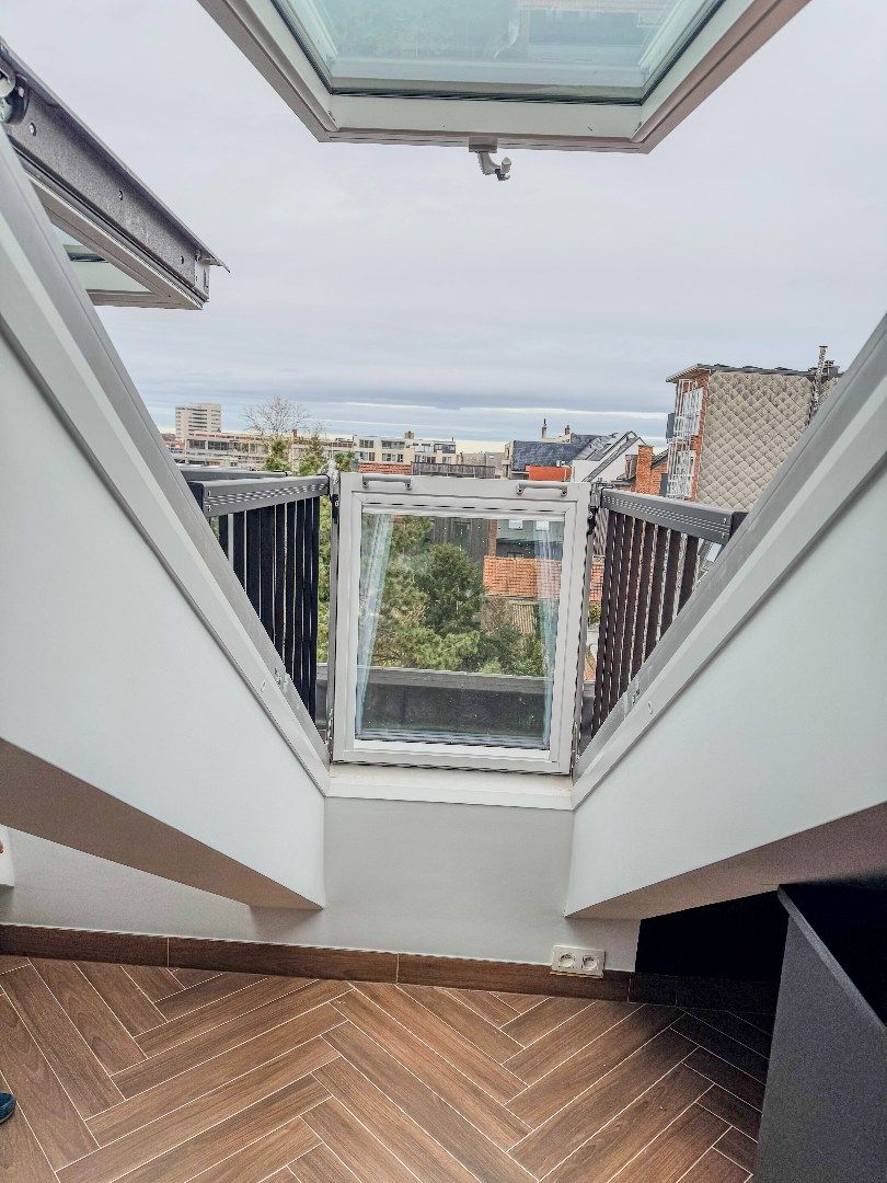 Gerenoveerde & bemeubelde studio te huur in centrum Leuven foto 7