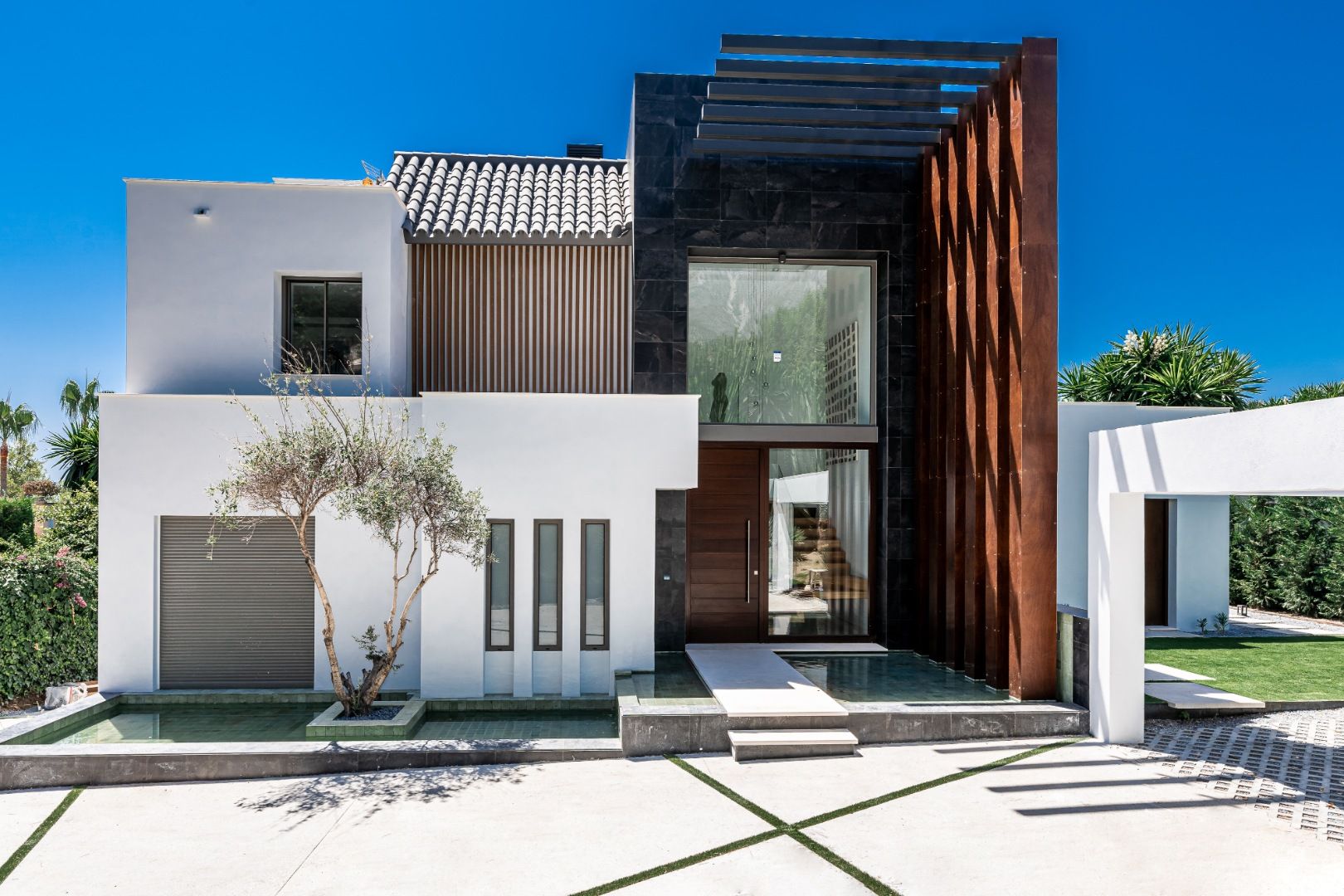 Stijlvol wonen op de beste locatie ! foto 2