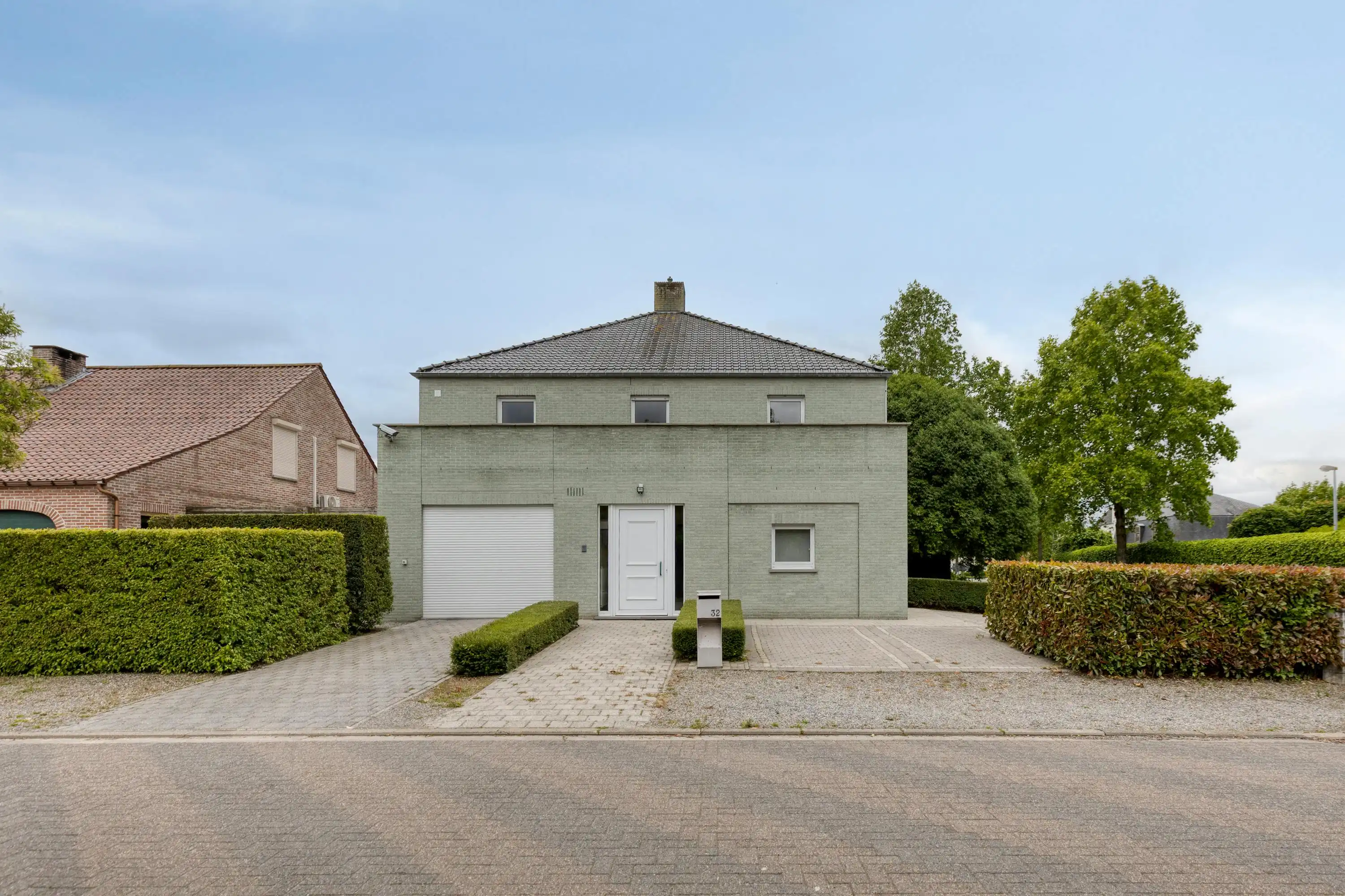 Ruime dokterswoning met praktijk te koop in Hoogstraten foto 3