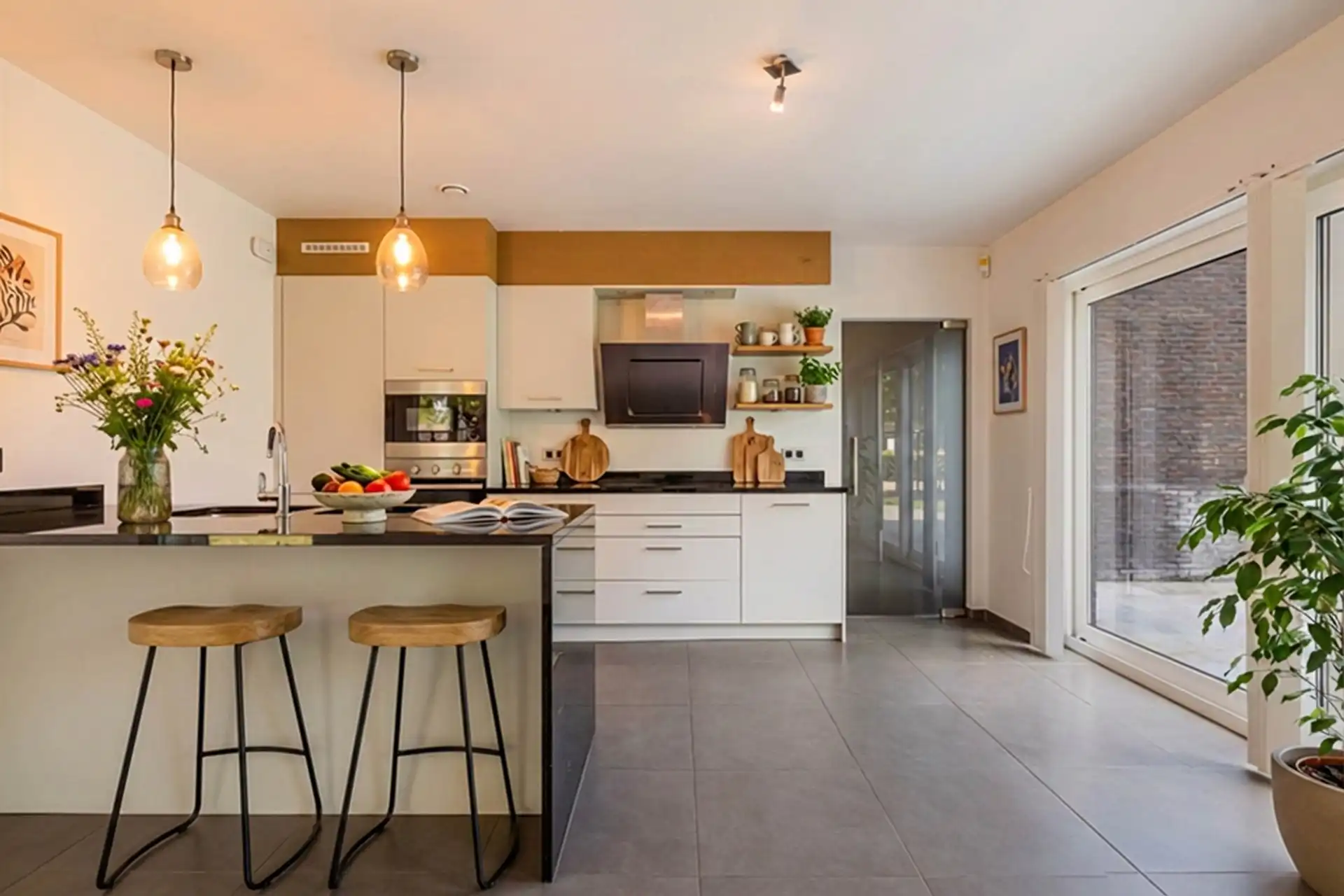 Ruime gezinswoning met 3 slaapkamers en 2 badkamers op een absolute toplocatie foto 7