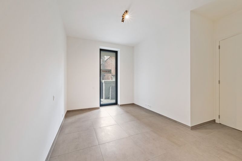 Modern nieuwbouwappartement te koop in Roeselare met gunstige oriëntatie foto 3