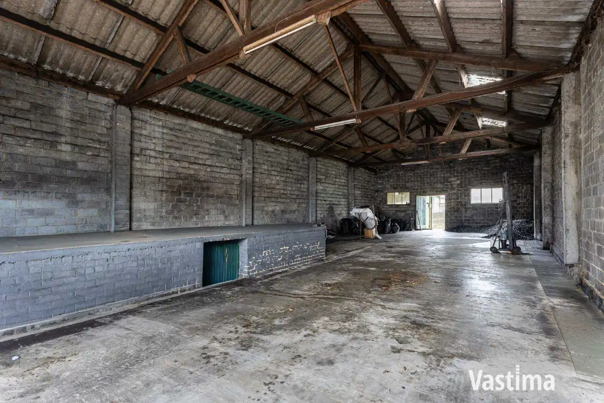 Woning met loods en grote tuin foto 24