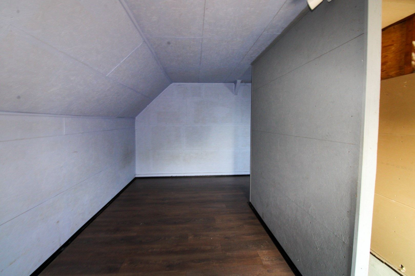 Unieke investeringskans: Halfopen bebouwing met garage, optie tot vijf slaapkamers en groot potentieel op toplocatie te koop in Waasmunster! foto 10