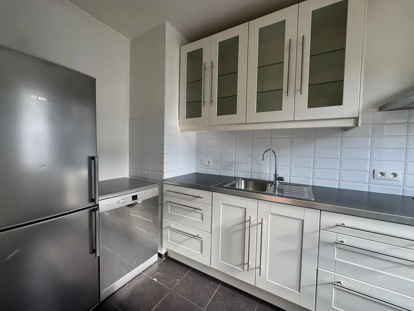 Gerenoveerd en ruim 2-slpk appartement te huur nabij het Stadspark! foto 8
