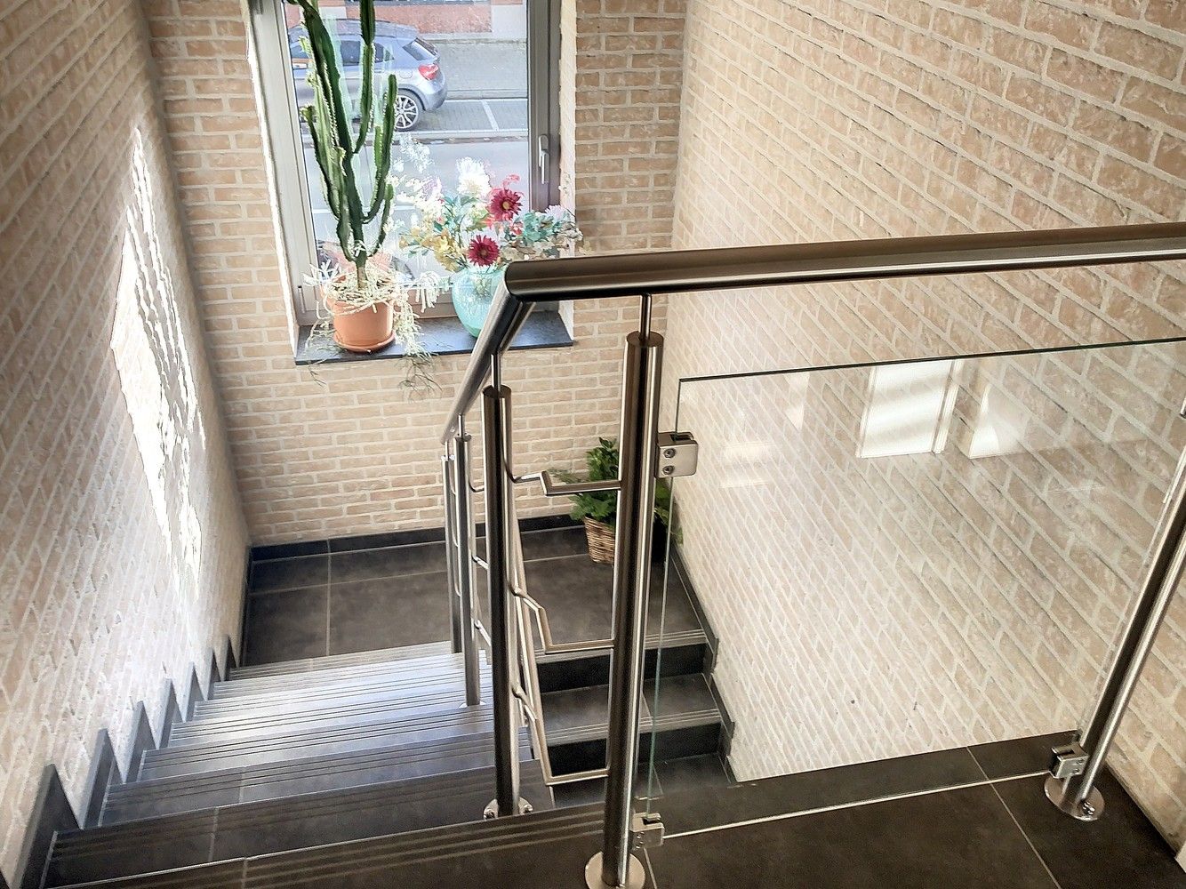Fijn duplex appartement gelegen in het centrum van Mol-Wezel met mooie lichtrijke leefvertrekken foto 16