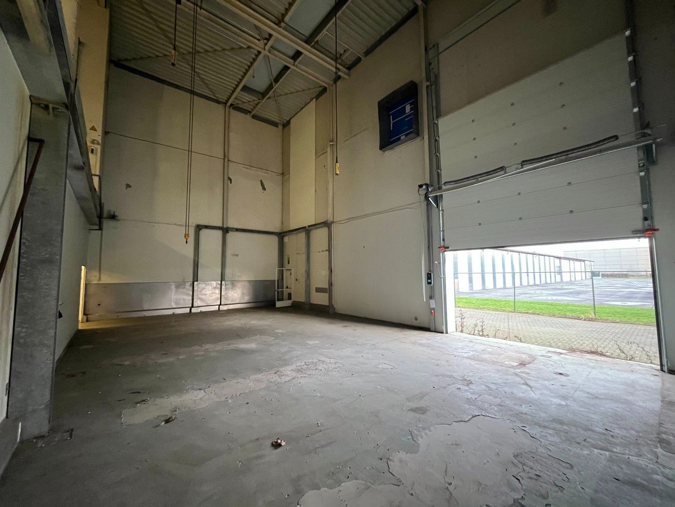 +/- 1790m² bedrijfsgebouw foto 8