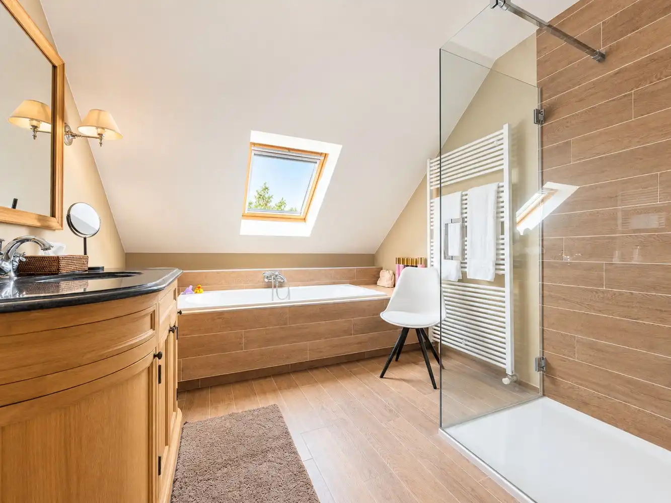 Unieke, lichtrijke gezinswoning met 3/4 slpks + zonnige tuin foto 11