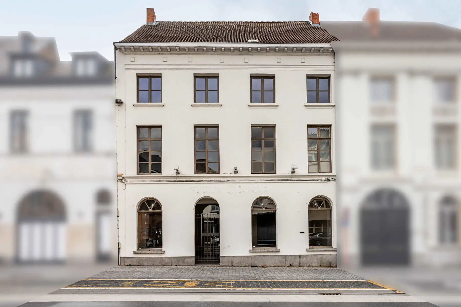 Historisch handelspand in het bruisend hart van Aalst. foto {{pictureIndex}}