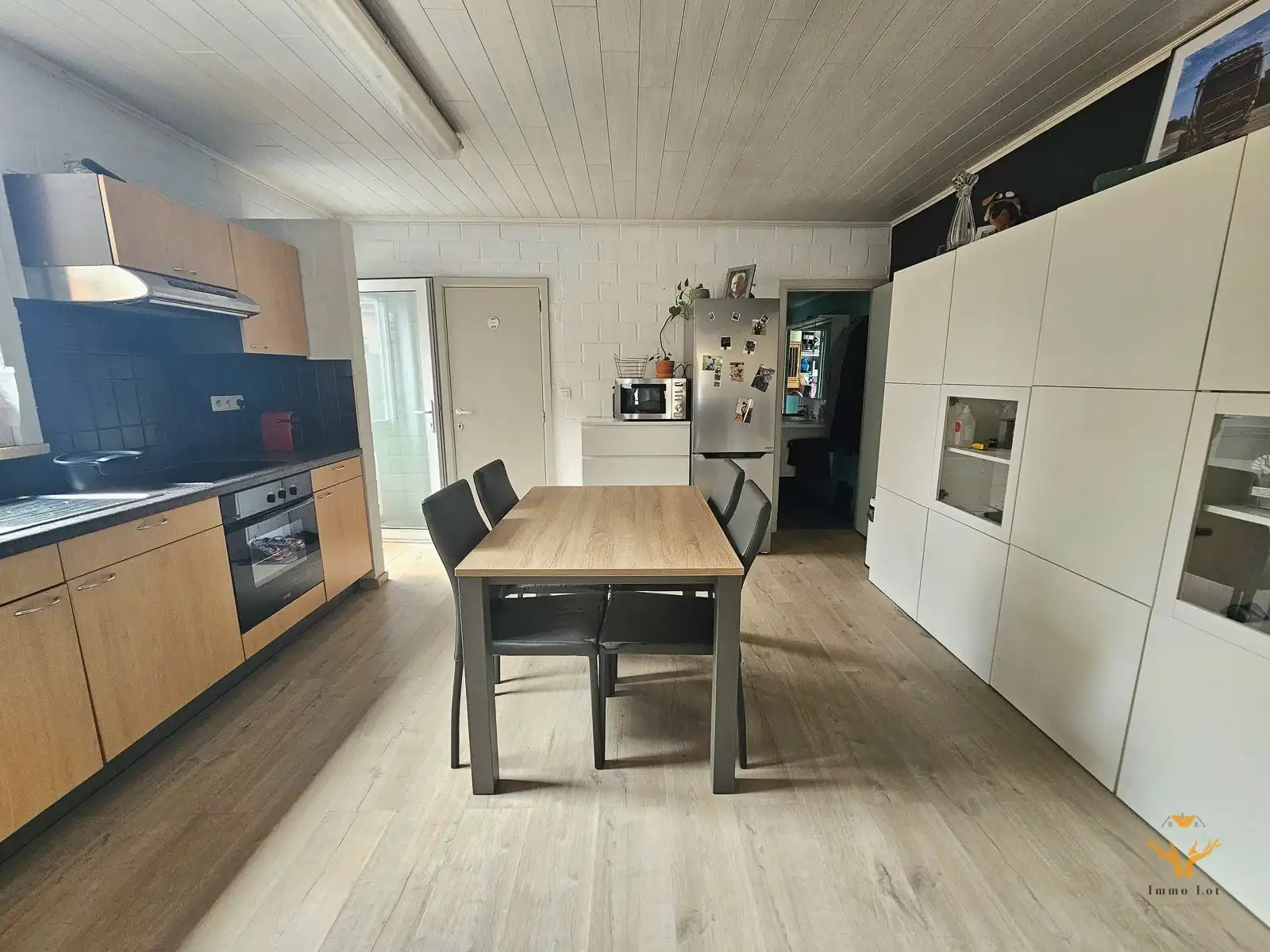 Ruime gezinswoning met tuin en garage te huur foto 5