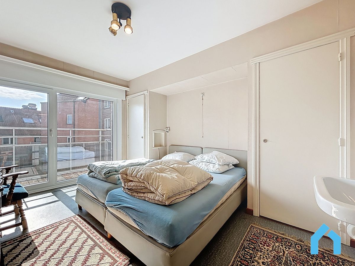 Magnifiek zeezicht en veel potentieel: maak van dit appartement uw parel! foto 13