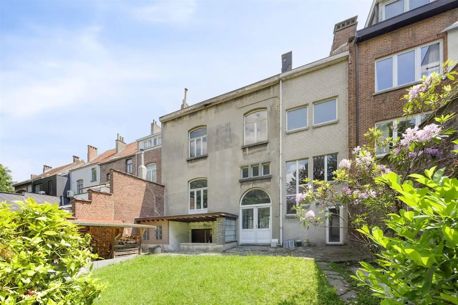 Ruime herenwoning met voormalige dokterspraktijk foto 43