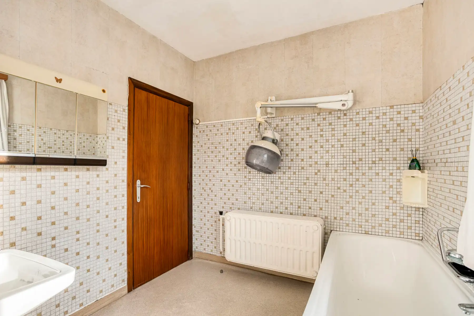 Landelijke driegevelwoning met garage en tuin foto 18