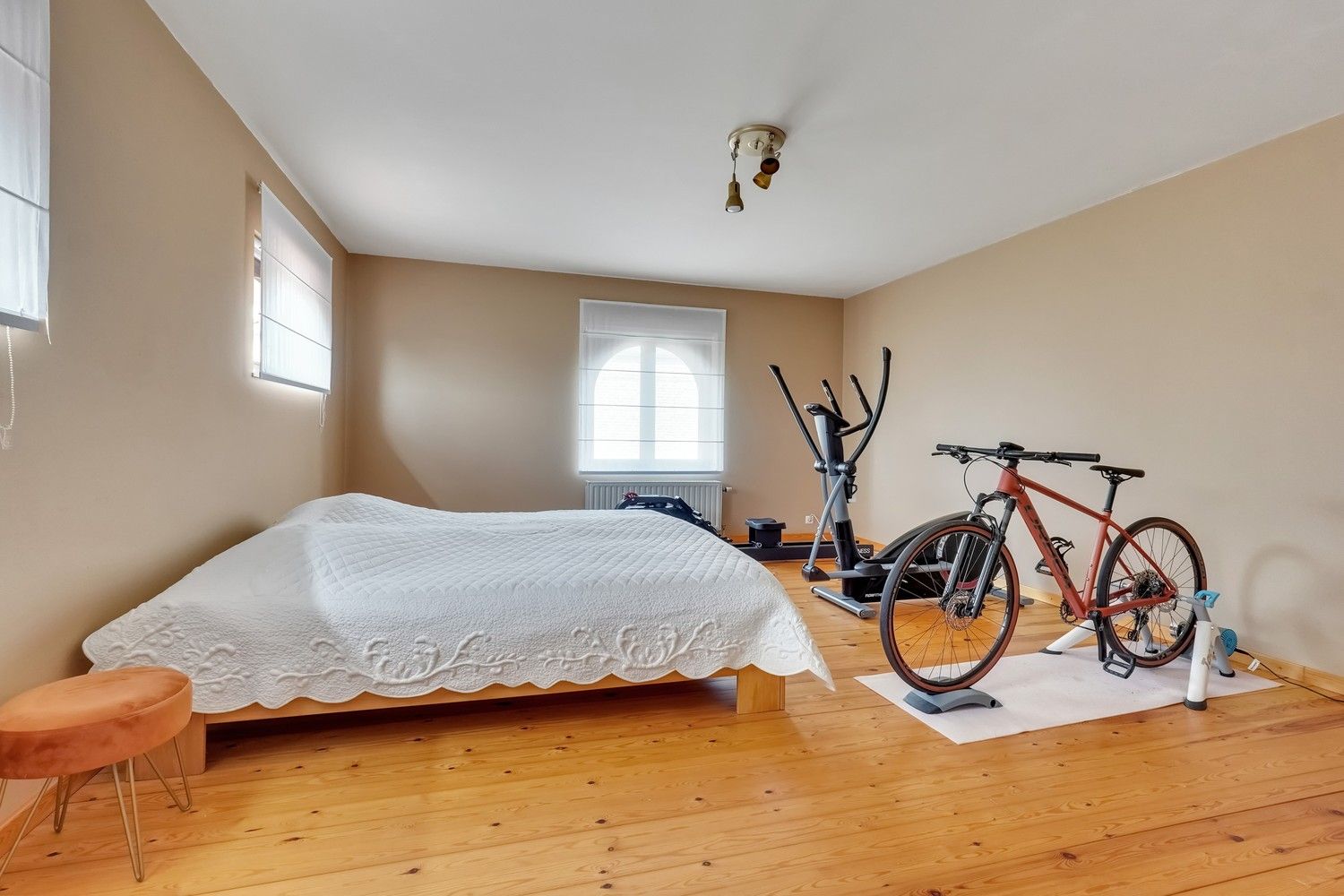 Uitstekend gelegen, gerenoveerde villa op 10a foto 30