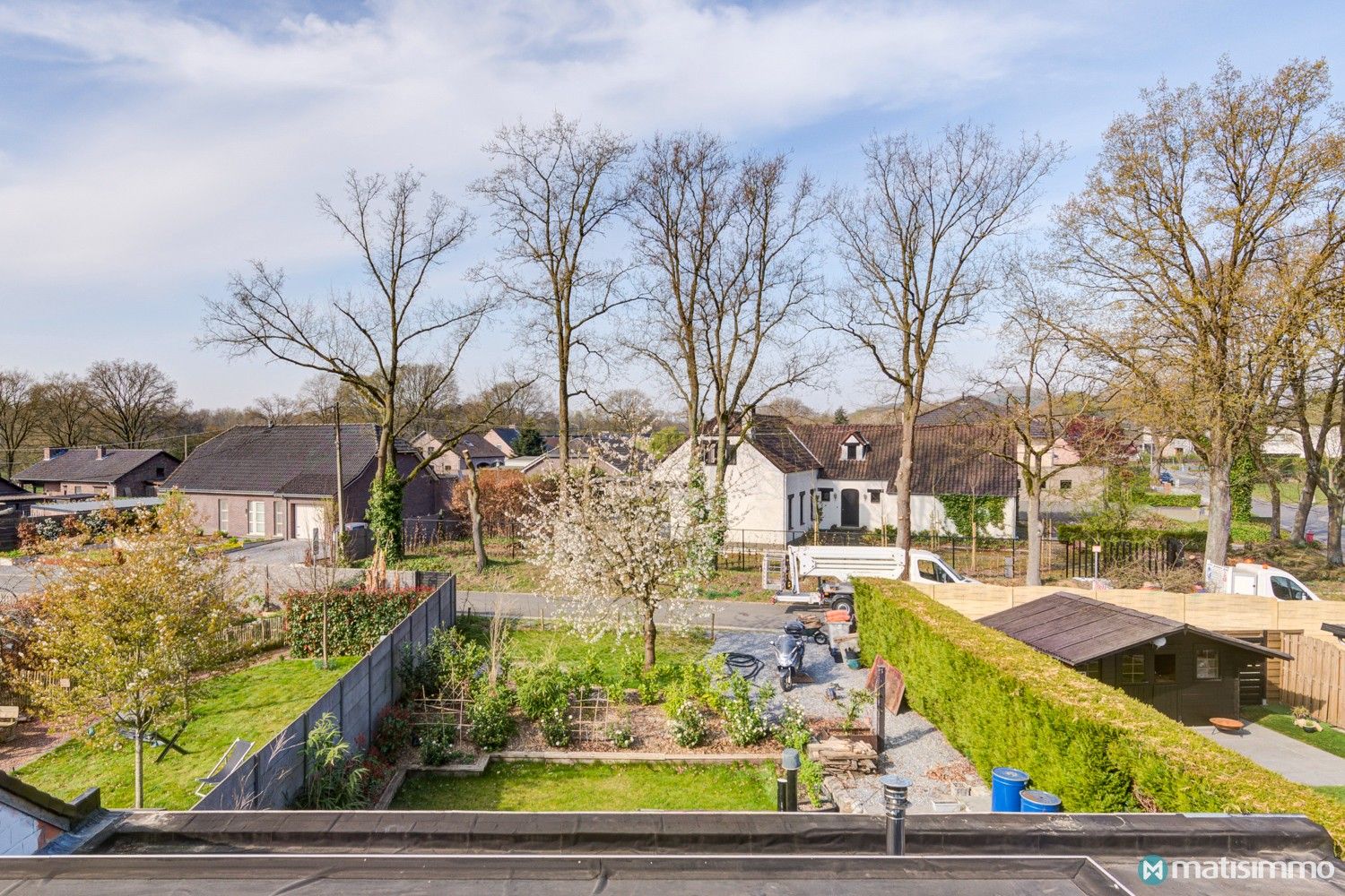 RUIM, DEELS GERENOVEERD DUPLEXAPPARTEMENT MET 3 SLAAPKAMERS, GROOT TERRAS, GARAGEBOX EN AUTOSTAANPLAATS foto 32