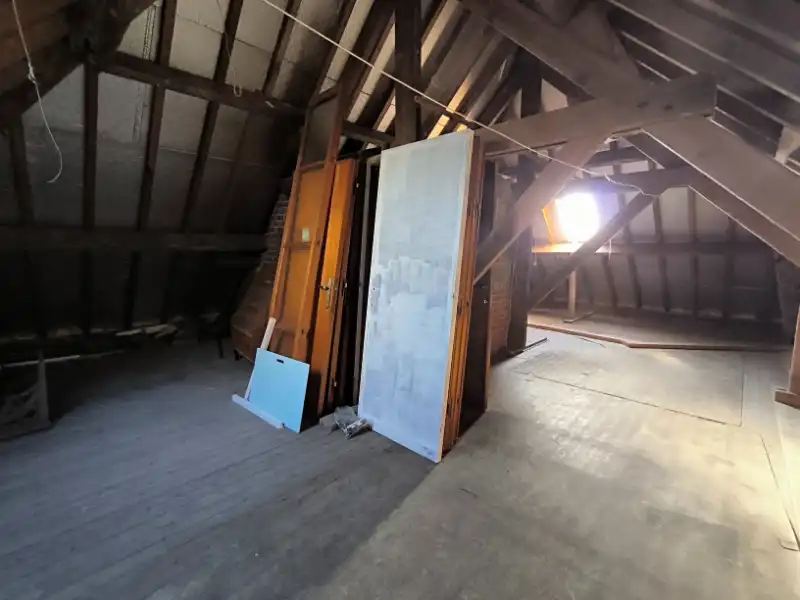 Ruime alleenstaande woning foto 22