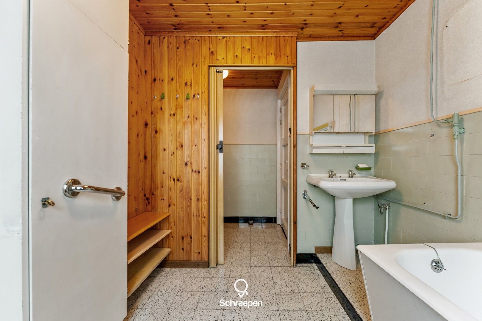 Uitstekend gelegen renovatiewoning met 4 slpks op perceel van 17 are te Zonhoven! foto 17