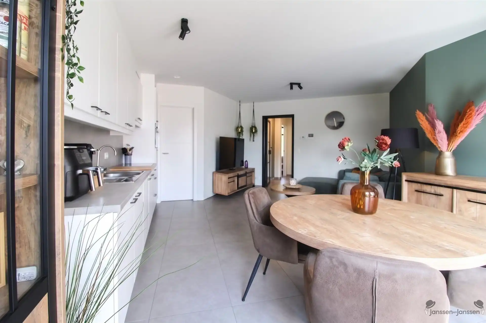 appartement 1e verdieping, 3 slpks, 2 badk, 2 parkings foto 3